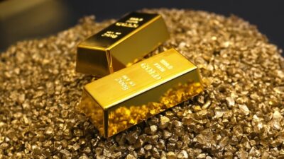 Altın fiyatları 4.600 dolar rekoru sonrası kâr satışlarıyla geriledi. Gram,
