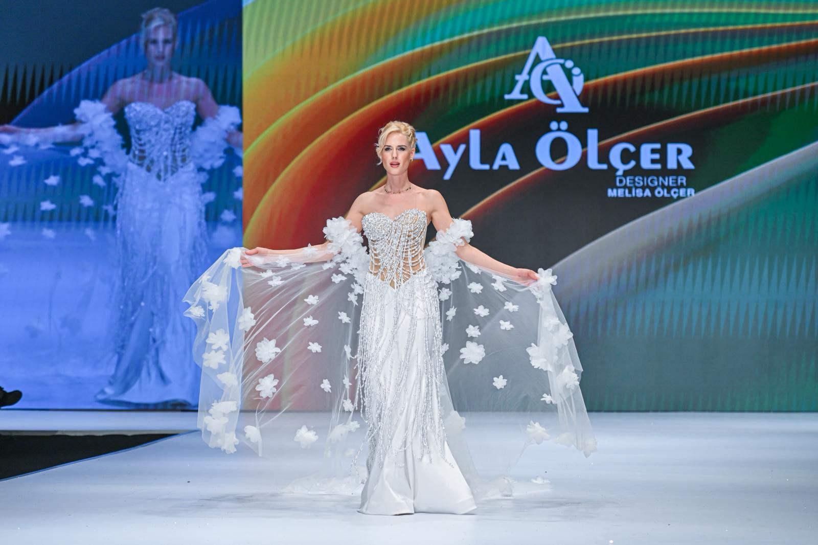 IF Wedding Fashion İzmir finalinde ünlü modeller podyuma çıktı. Tasarımlar