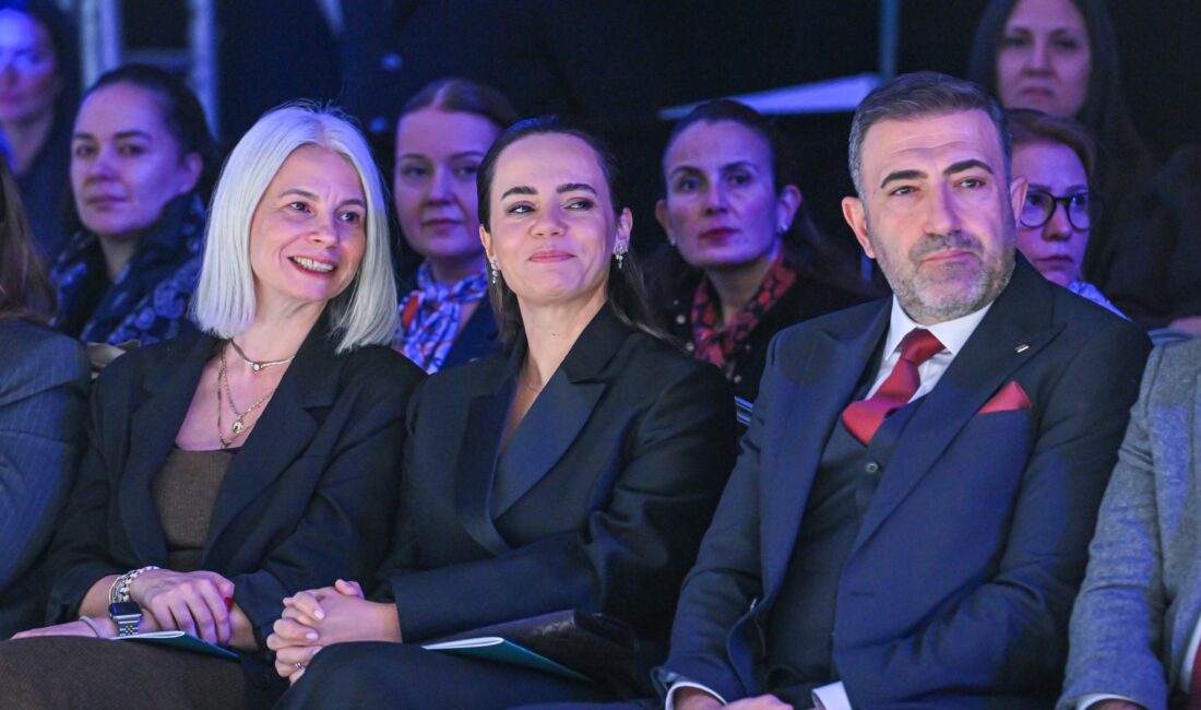 IF Wedding Fashion İzmir kapsamında düzenlenen 16. Gelinlik Tasarım Yarışması'nda