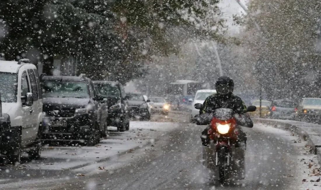 İstanbul Valiliği, kar yağışı ve %81'i aşan trafik yoğunluğu nedeniyle