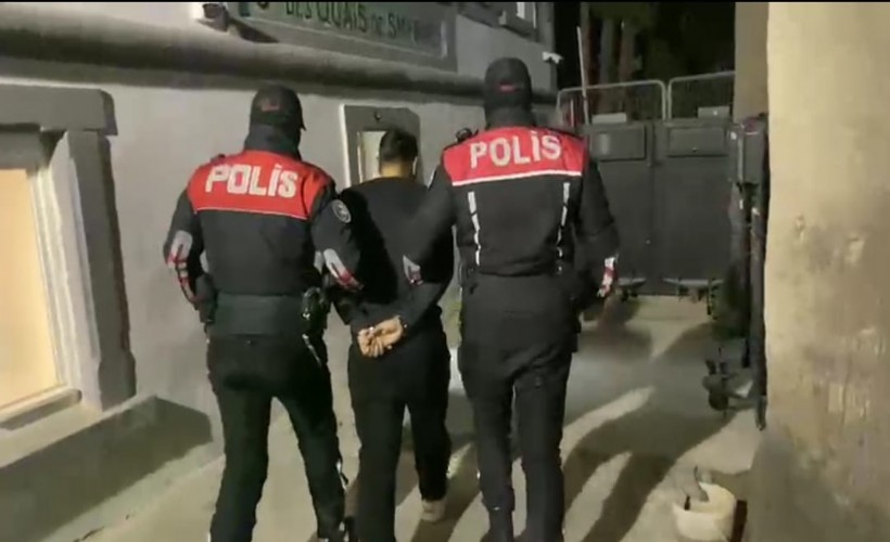 İzmir'de polis ekiplerinin GBT sorgusuna takılan İ.G.'nin 21 yıl 8