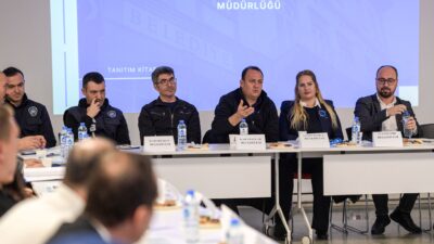 İzmir Büyükşehir Belediyesi, esnafın sorunlarına kalıcı çözümler üretmek için 'İzmir