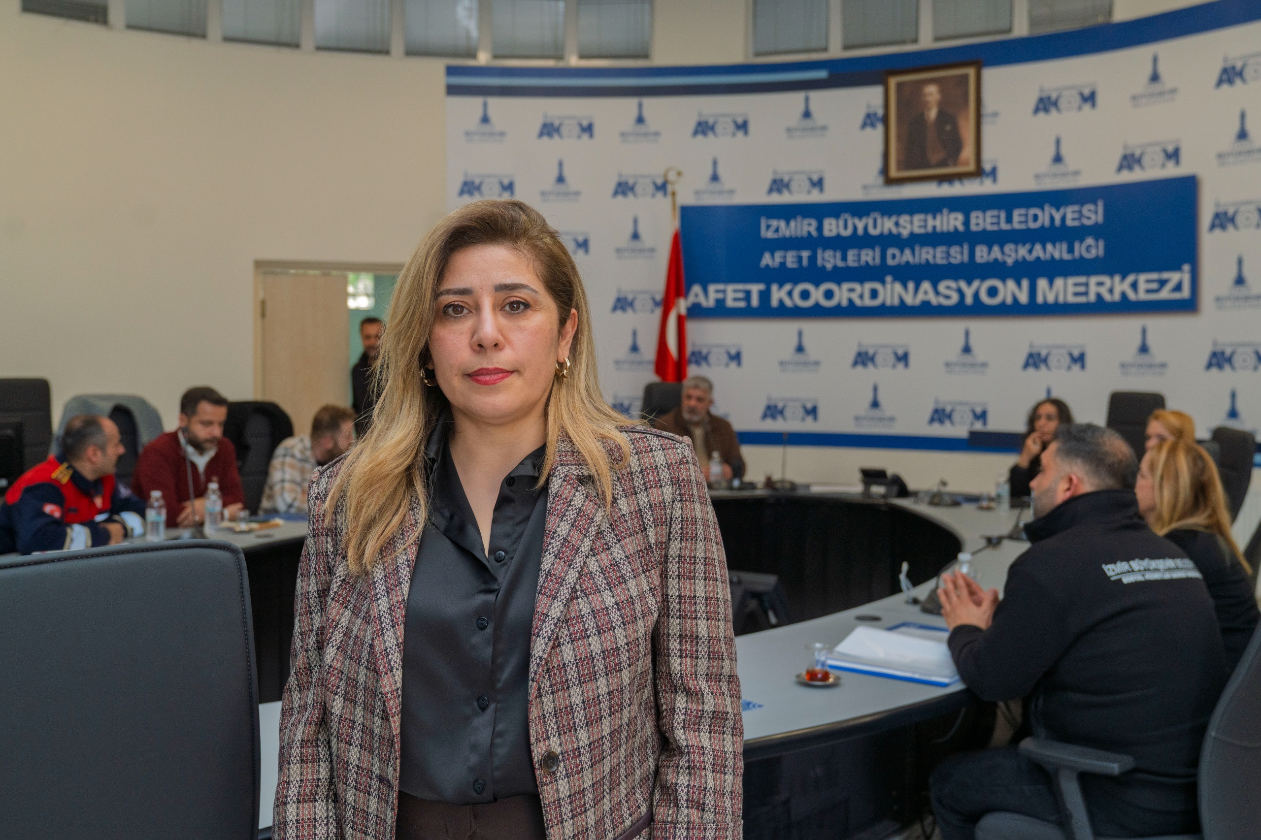 İzmir'de etkili olan şiddetli yağış sonrası AKOM koordinasyonunda 750 personel