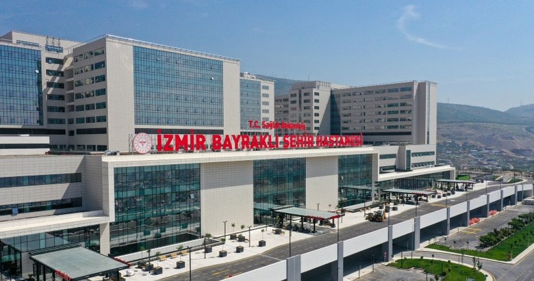 İZMİR SAĞLIK TURİZMİNDE REKOR KIRDI: 400 MİLYON DOLARLIK DEV KATKI İzmir 2025'te 110 bin yabancı hastayı ağırladı. Sağlık turizminin kent