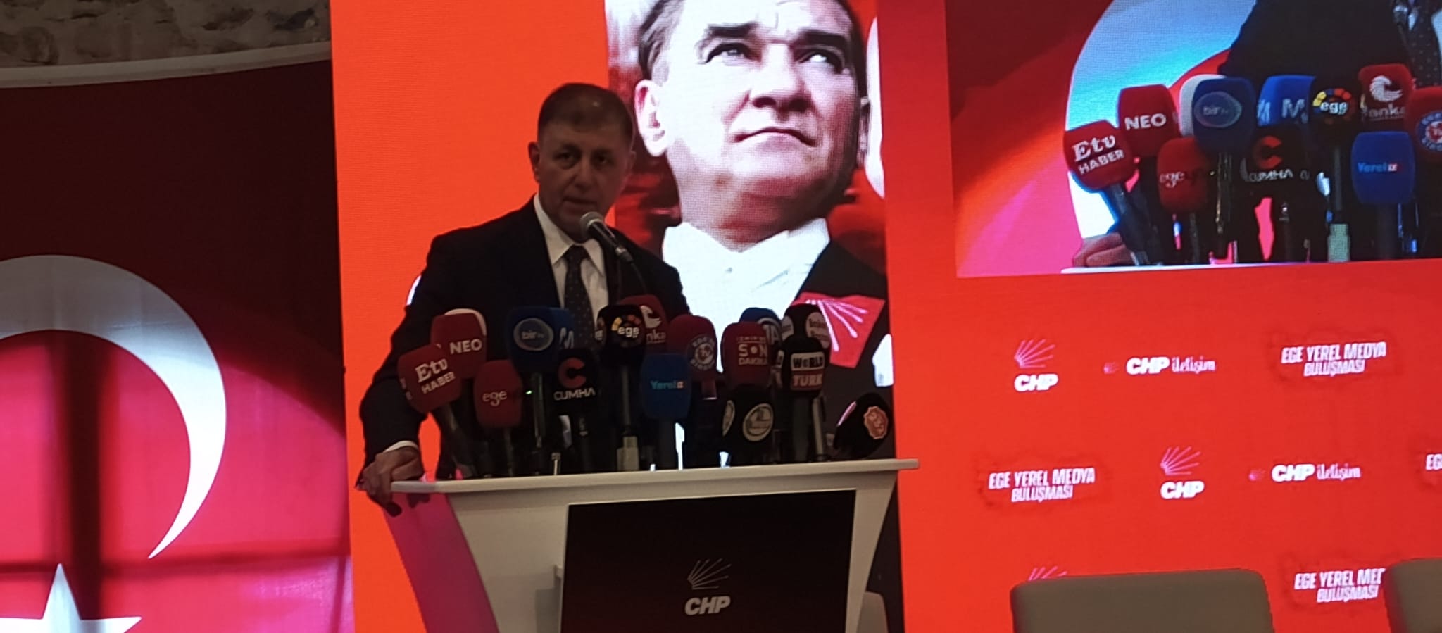 İzmir medya buluşması'nda CHP'li Bulut'tan TRT ve RTÜK tepkisi, Başkan