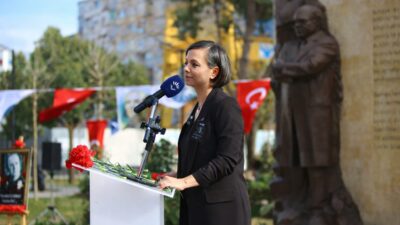 Karabağlar Belediyesi, usta gazeteci Uğur Mumcu’yu katledilişinin 33. yılında teatral