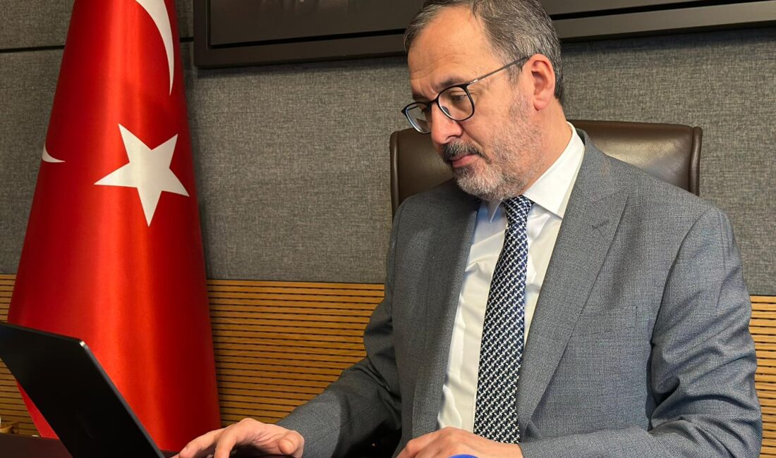 AK Parti İzmir Milletvekili Mehmet Kasapoğlu, AA'nın "Yılın Kareleri" oylamasına