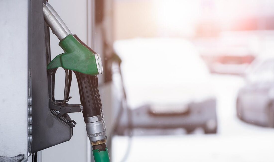 MOTORİNE DEV ZAM YOLDA: ÇARŞAMBA GÜNÜNDEN İTİBAREN GEÇERLİ OLACAK Motorin fiyatlarına Çarşamba gününden itibaren 1 lira 15 kuruş zam