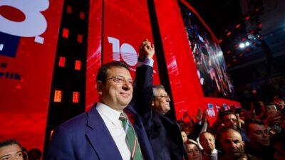 CHP lideri Özgür Özel, cumhurbaşkanı adayı Ekrem İmamoğlu’nu cezaevinde ziyaret