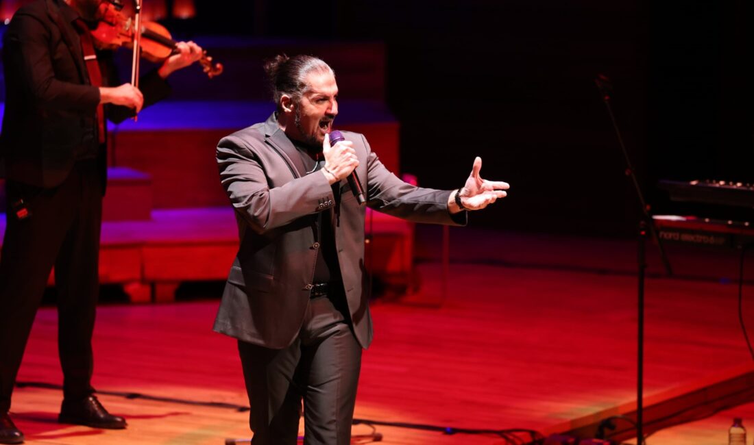 Ünlü tenor Levent Gündüz, 30. sanat yılını İzmir'de muhteşem bir