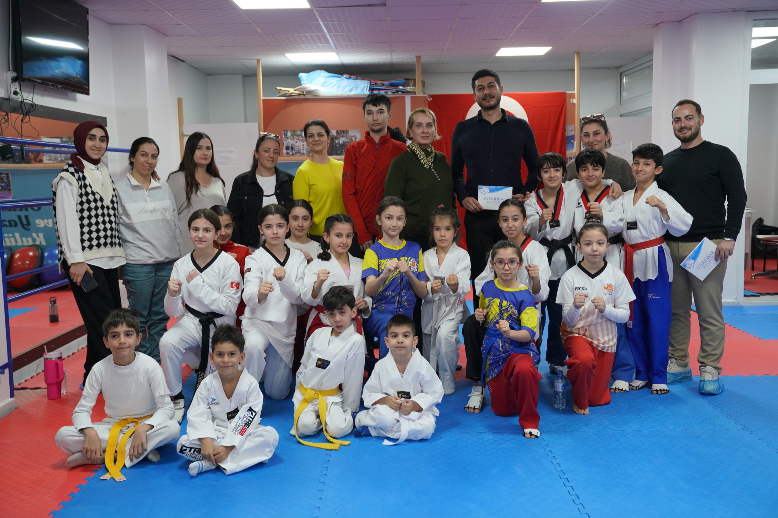 Seferihisar Belediyesi, Türkiye Şampiyonası öncesi Taekwondo sporcularına ve ailelerine zihinsel