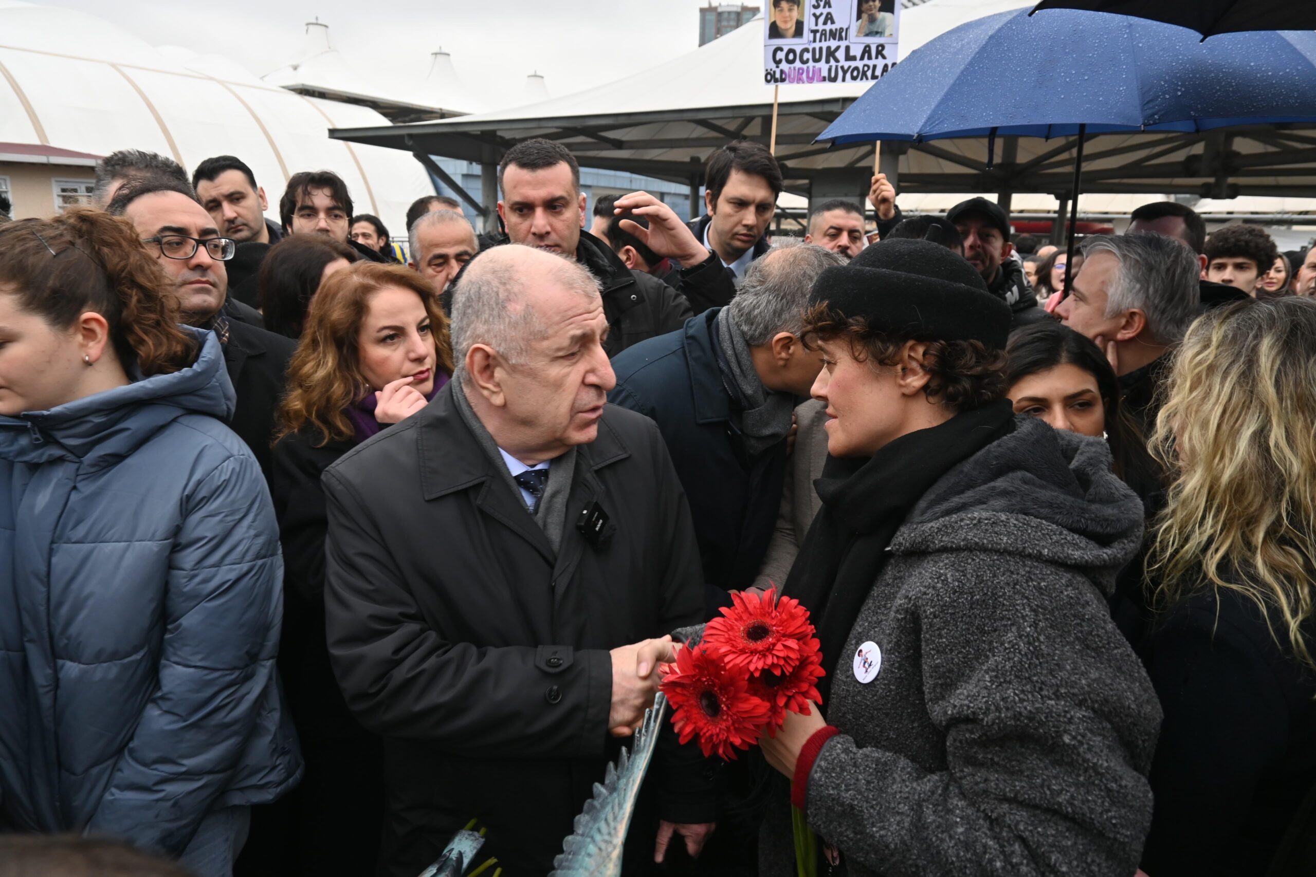 Ümit Özdağ, Ahmet Minguzzi'nin anmasında konuştu: "Sokaklara devlet değil, çeteler
