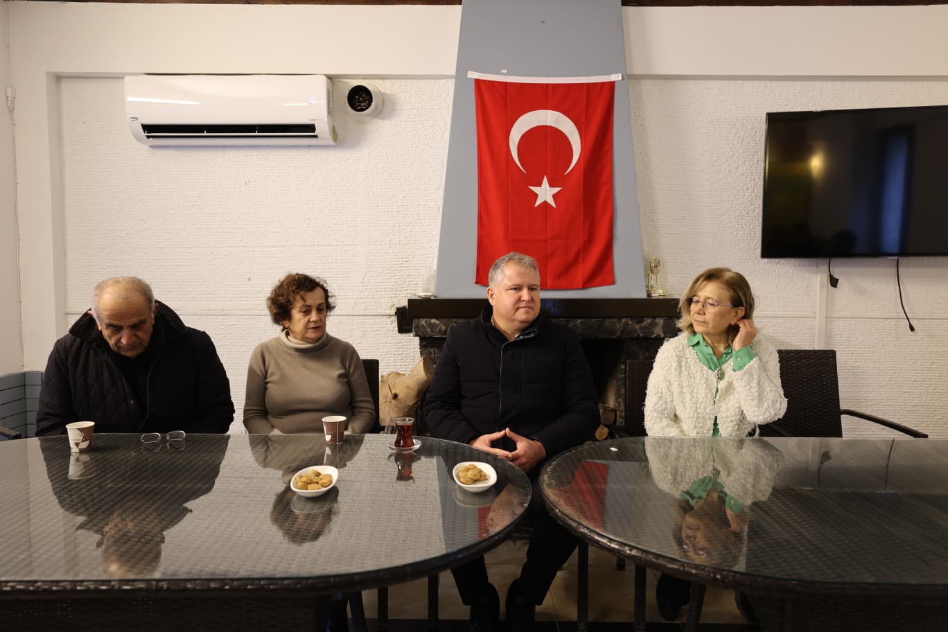 Demircili Koyu'ndaki kaçak gemi sökümüne karşı Urla Belediyesi ve vatandaşlar