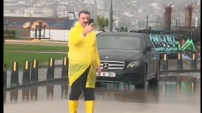 Cemil Tugay, İzmir’de sağanak yağmur sırasında paylaşılan video üzerinden AKP