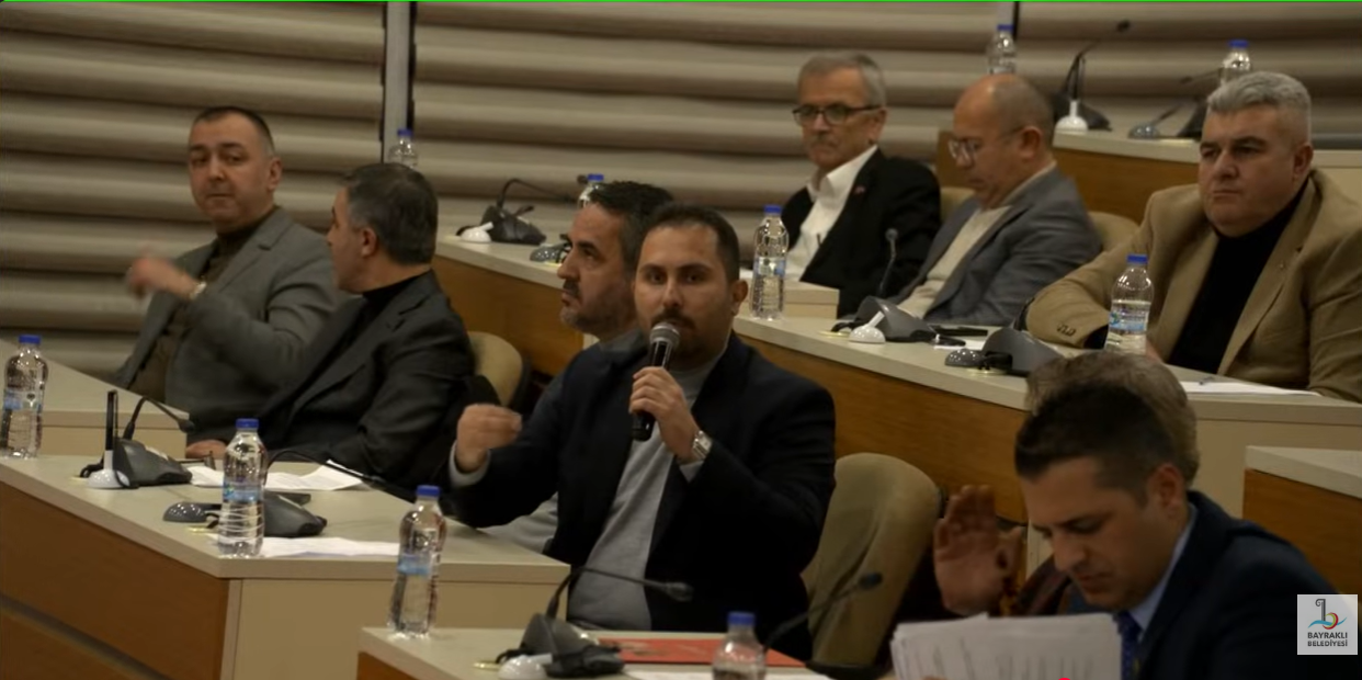 Bayraklı Meclisi'nde küfürler şok etkisi yarattı! AK Partili Emre Demir'in