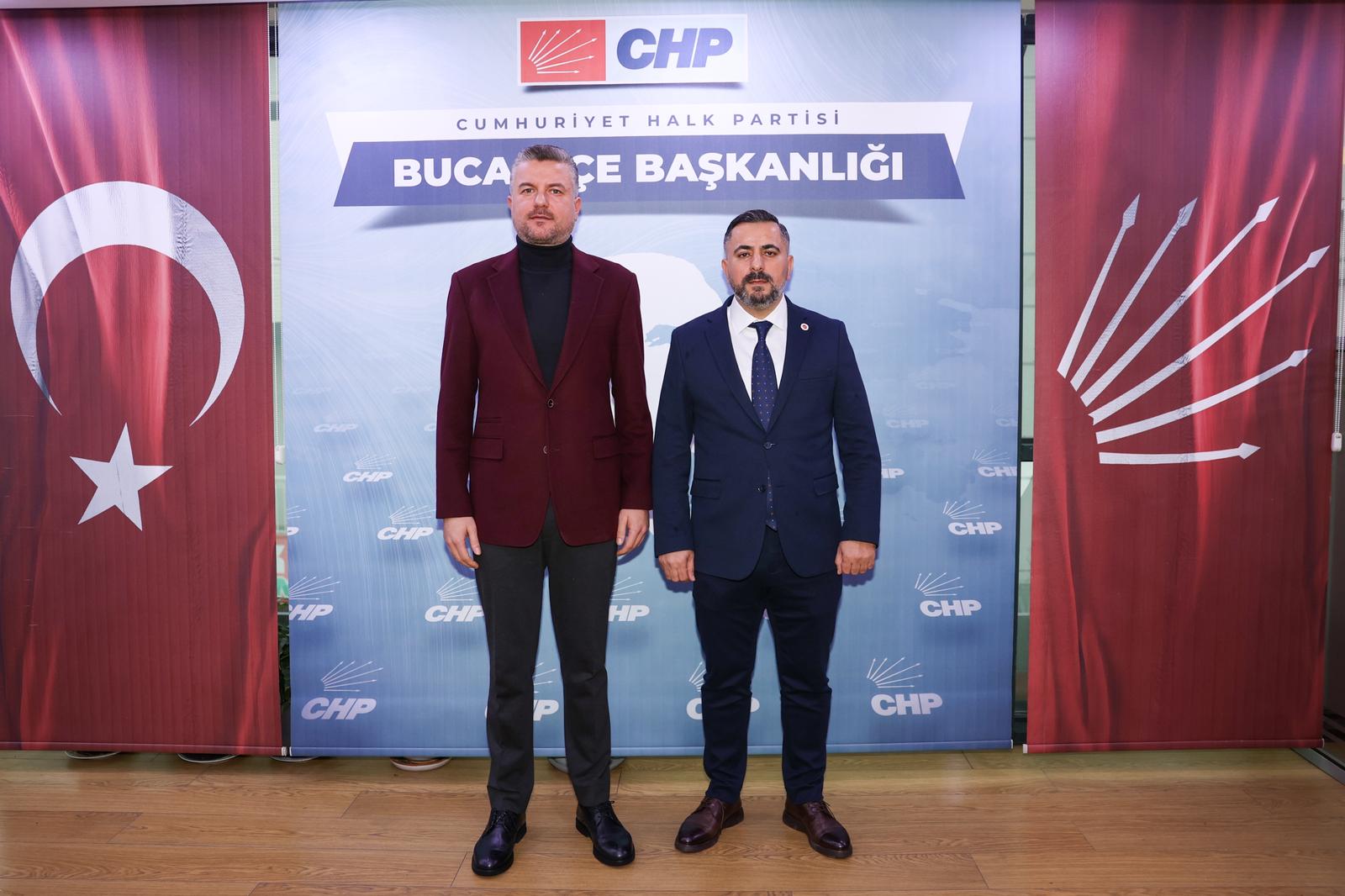 Buca Belediye Başkanı Görkem Duman, yeni CHP İlçe Başkanı Suat