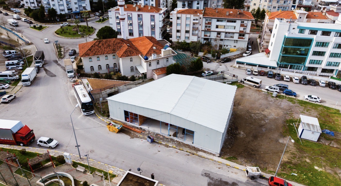 Balçova Belediyesi'nin sosyal dayanışmayı güçlendiren Market in Balçova projesi çok