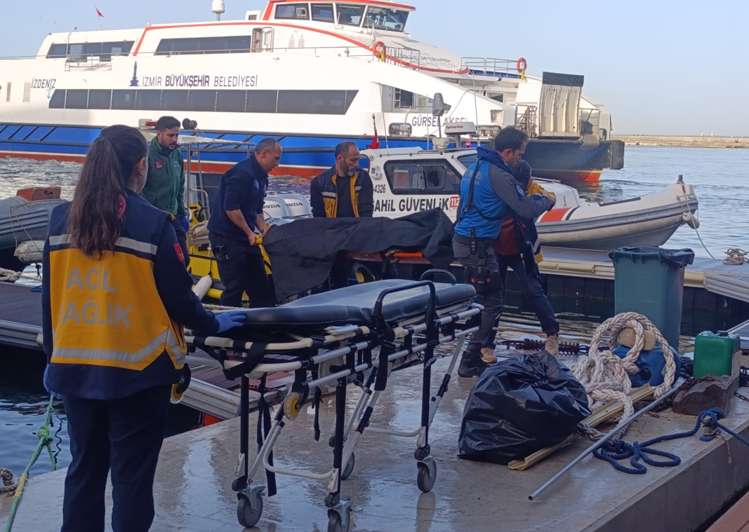 İzmir Körfezi ceset şoku! Fırtına sonrası Konak sahilinde bir kadının