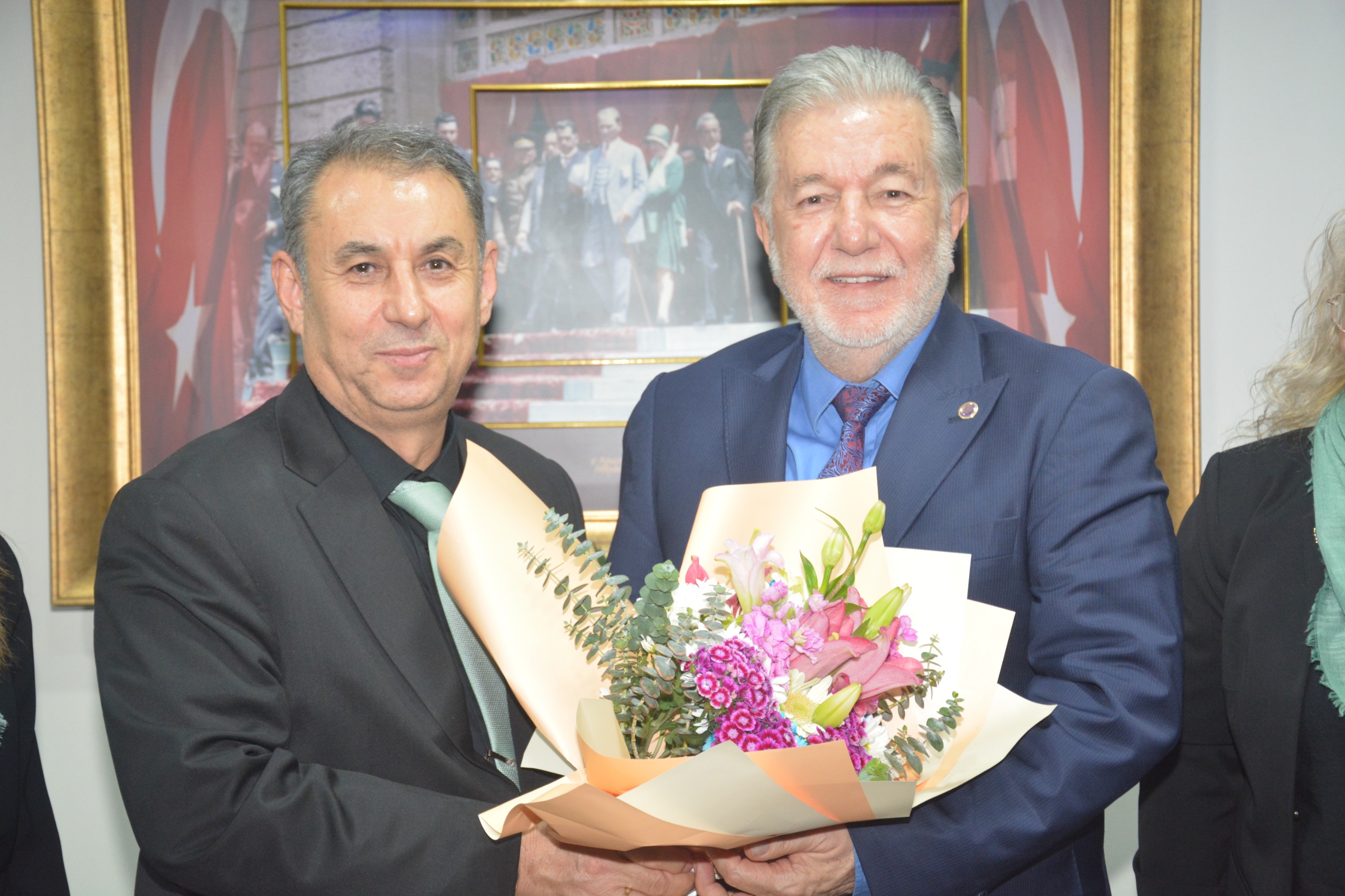 İzmir Kuaförler Odası’ndan Yalçın Ata’ya Ziyaret