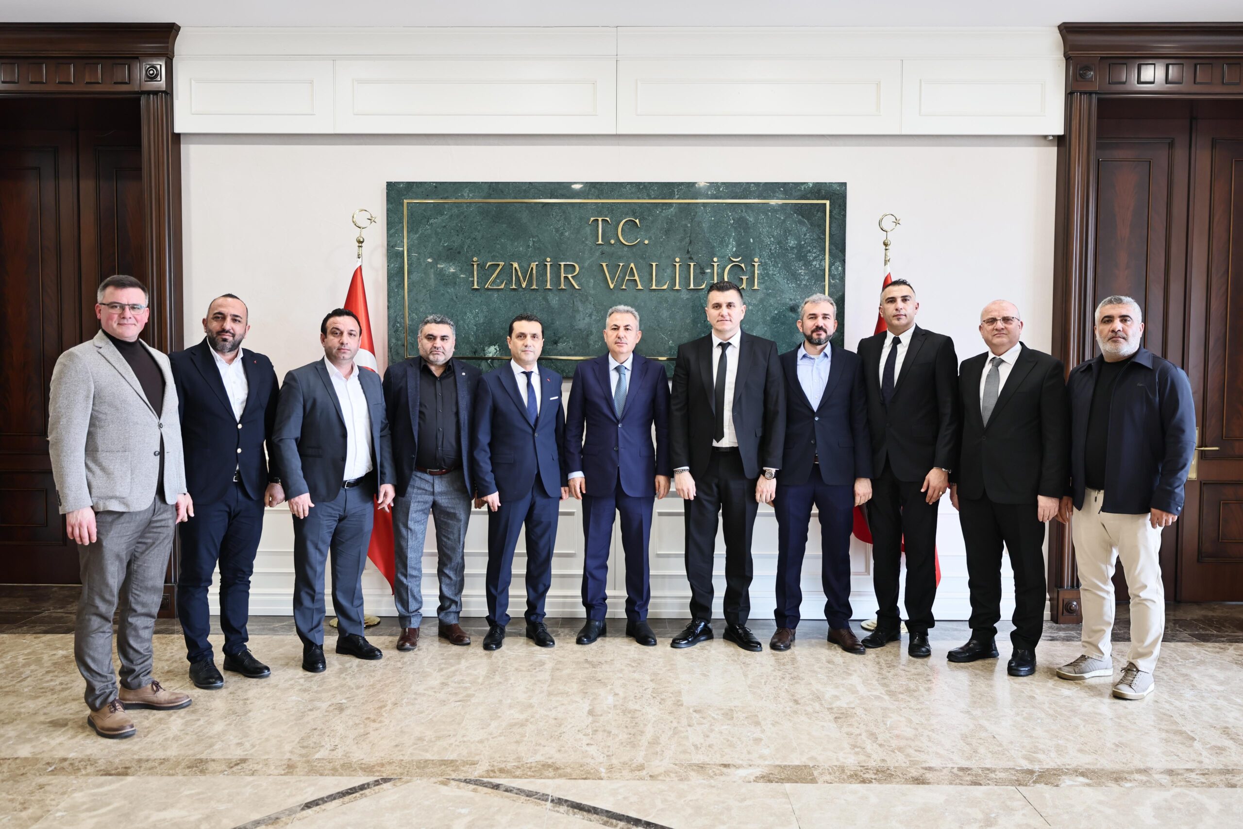 İzmir Mobilyacısından Vali Elban’a Sanayi Sitesi Çıkartması
