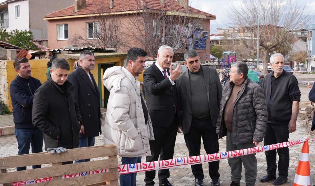 Kemalpaşa'da selin izlerini silmek için ekipler 2 haftadır 7/24 sahada
