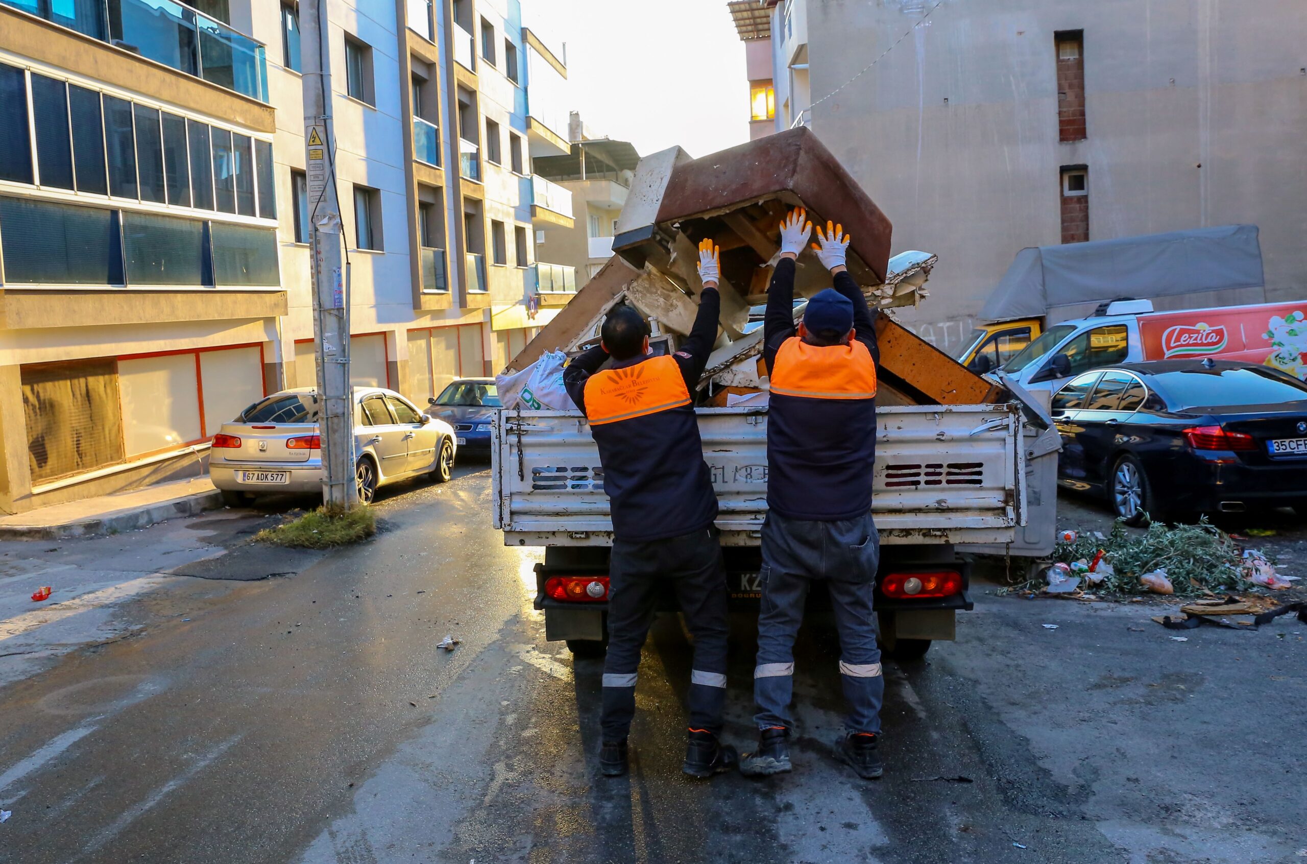 Karabağlar'da 58 mahallede sürecek temizlik seferberliğinin 3. turu 4 Şubat'ta
