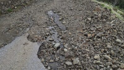 Kuşadası Davutlar yol çilesi bitmiyor! Bayraktepe Kahvaltı Evi ve mahalle