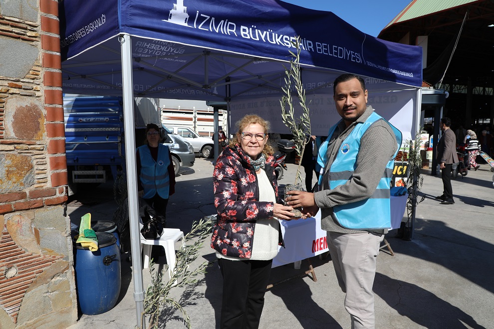 Menderes Belediyesi atık yağ kampanyası ile doğayı kurtarıyor! 3 litre