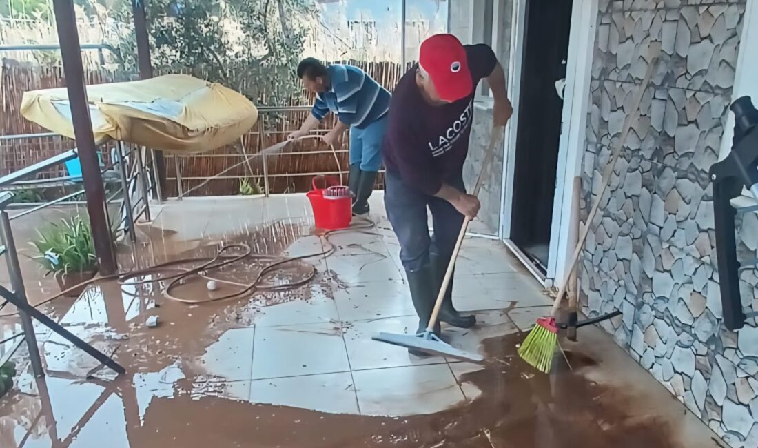 Menderes temizlik çalışması kapsamında su baskını yaşayan evler belediye ekiplerince