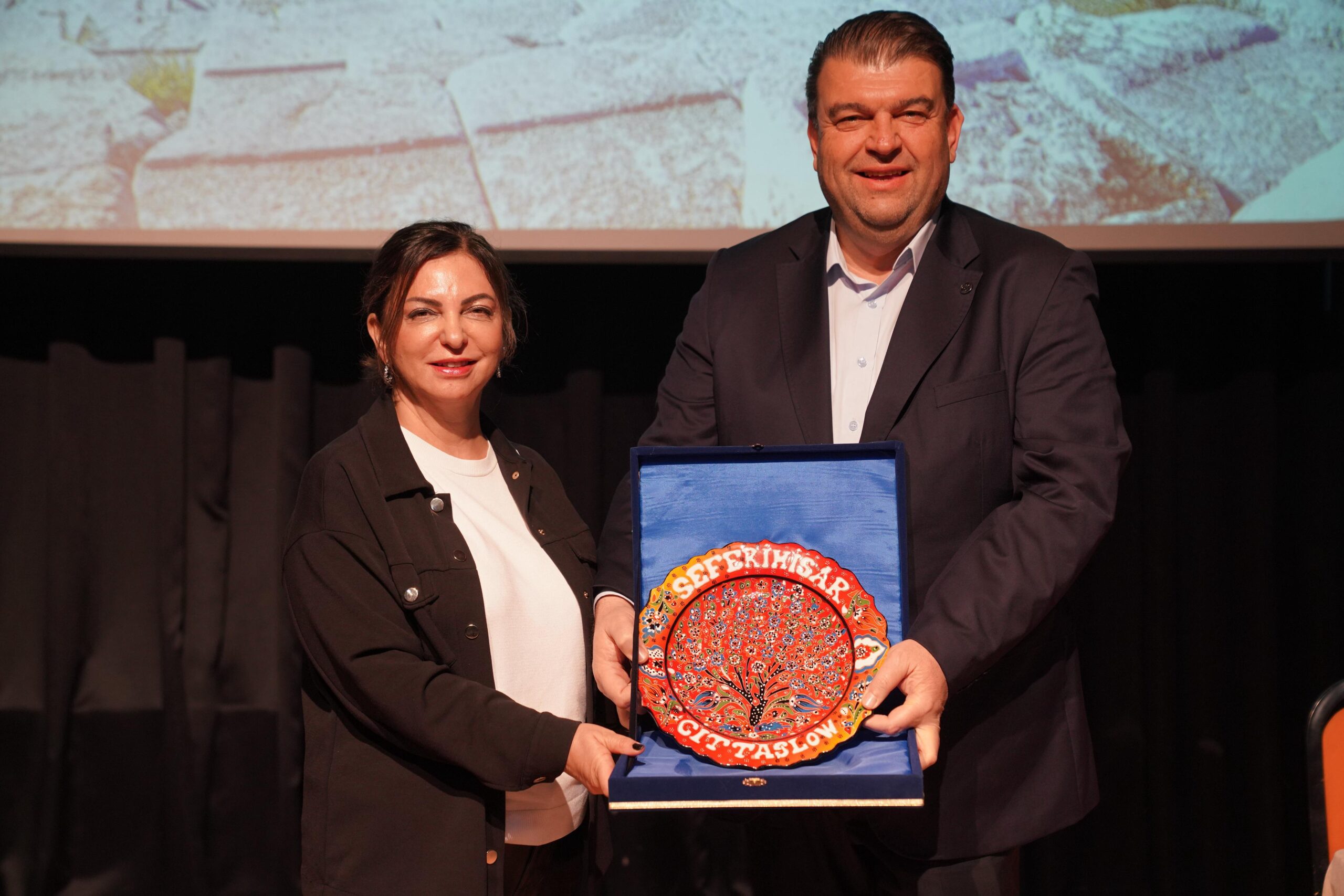 Seferihisar İon Rotası ile Dünyaya Açılıyor