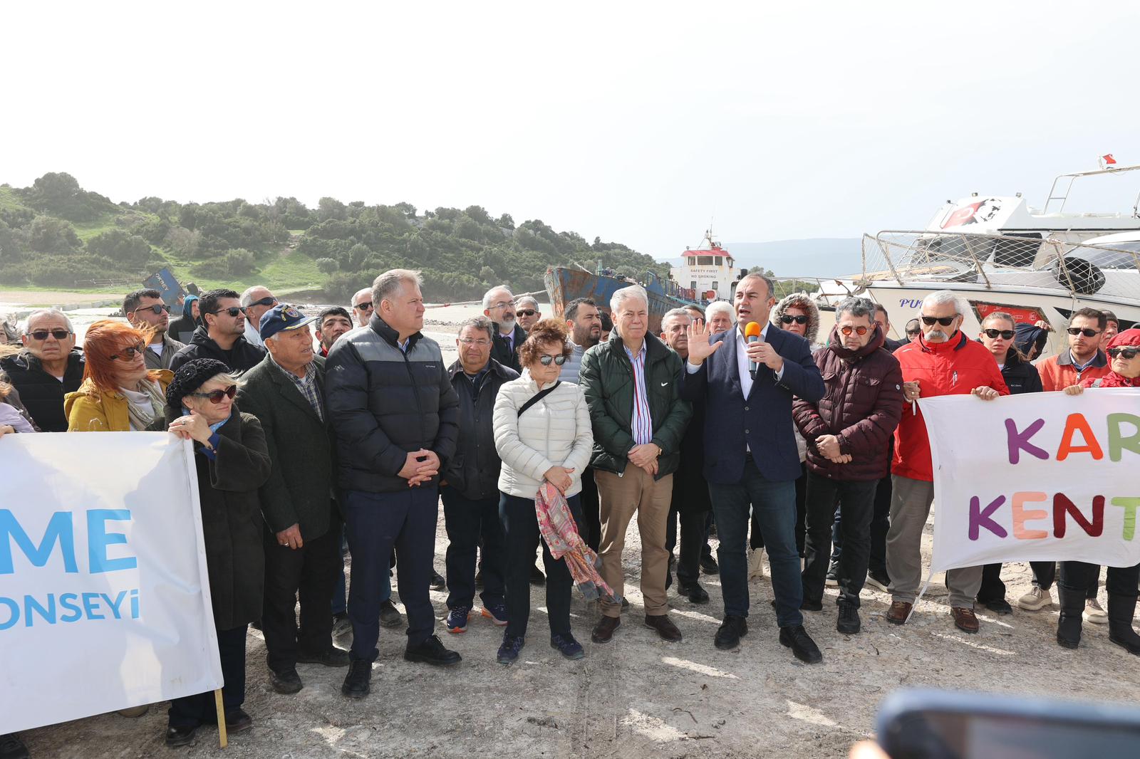 Urla’da hurda gemi ve yat limanı projesine büyük tepki! Belediye
