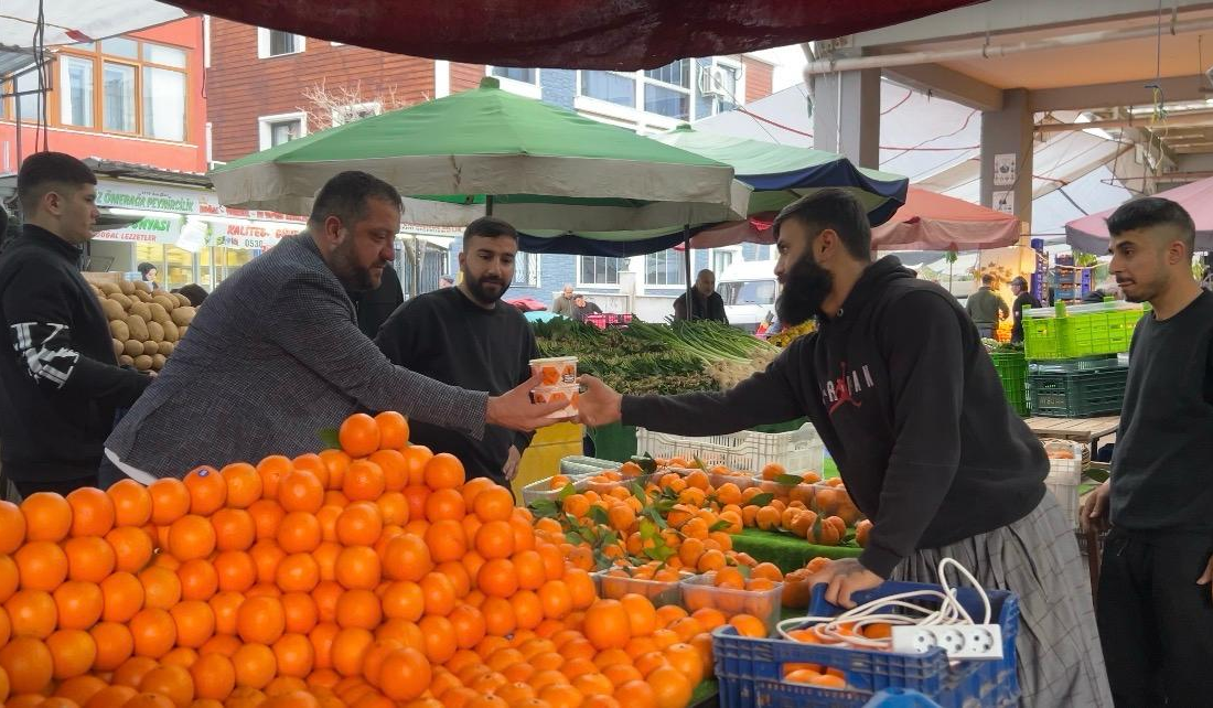 Pınarbaşı Esnaf Odası Başkanı Cezmi Çulhaoğlu soğuk kış günlerinde pazarcı