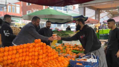 Pınarbaşı Esnaf Odası Başkanı Cezmi Çulhaoğlu soğuk kış günlerinde pazarcı