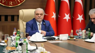 Ahmet Özal İstanbul Aydın Üniversitesi’nde küresel ekonomi ve enerji dengeleri