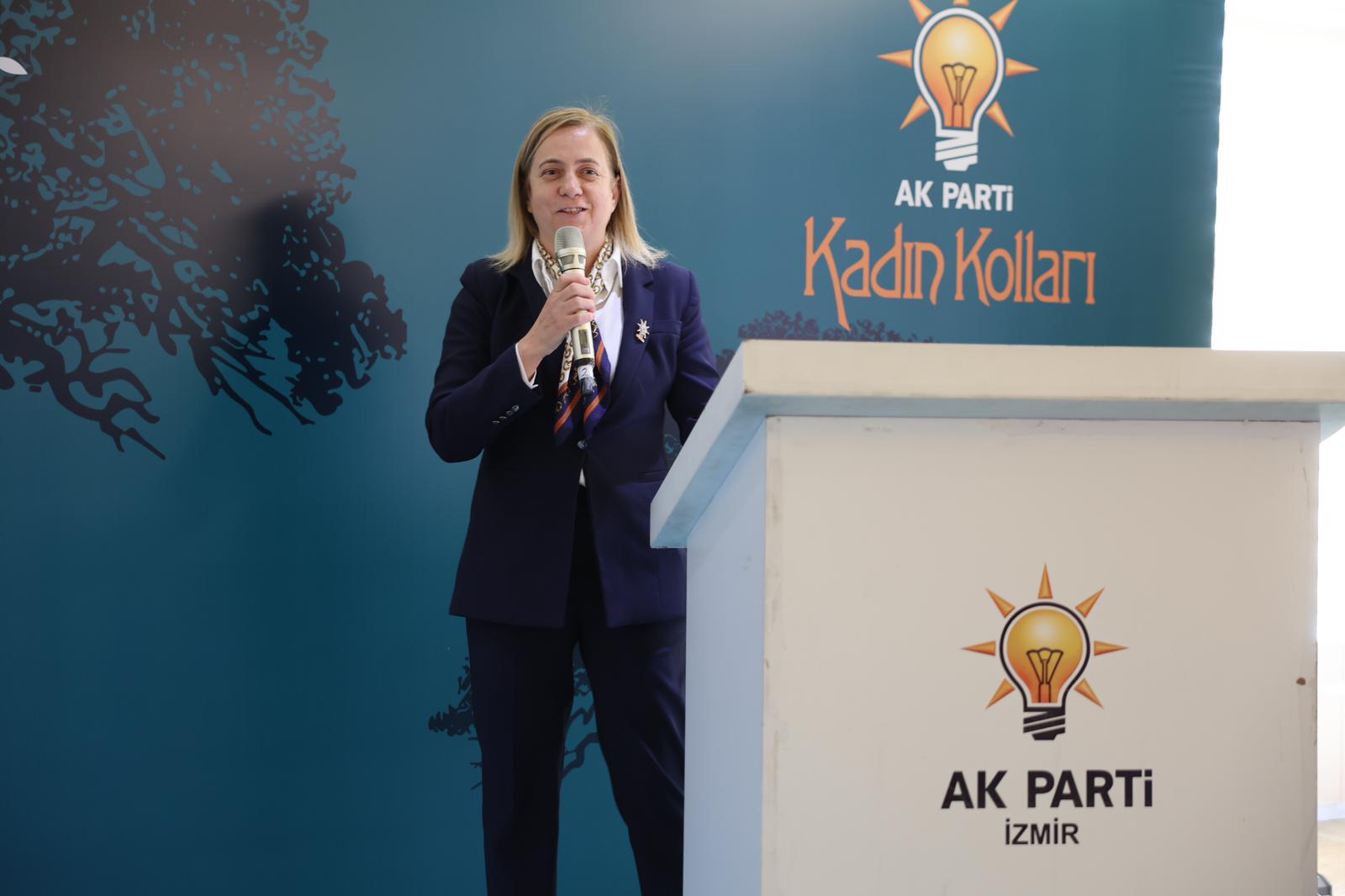 AK Parti İzmir İl Kadın Kolları Başkanı Emel Dalkıran, Teşkilat