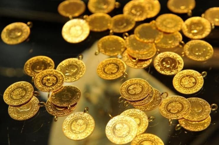 ALTIN VE GÜMÜŞTE 10 YILIN EN SERT FRENİ: FİYATLAR NEDEN ÇAKILDI? Altın ve gümüşte 10 yılın en sert düşüşü! 2 Ocak
