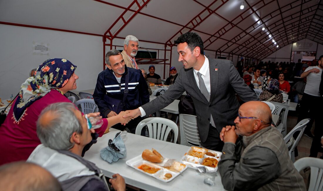Bayraklı Belediyesi mahalle mahalle kurulacak iftar sofraları ve geleneksel gösterilerle