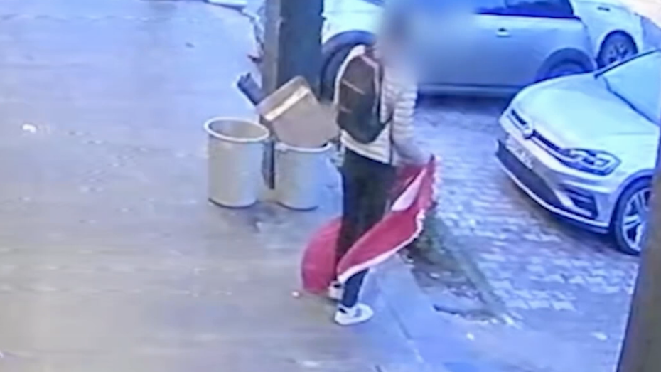 Beylikdüzü'nde Türk bayrağını söküp yerde sürükleyen şüpheli F.K. yakalandı. Bakan