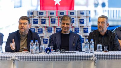 İzmir Büyükşehir Belediye Başkanı Cemil Tugay, Seferihisar’da balıkçılara tekne bakım