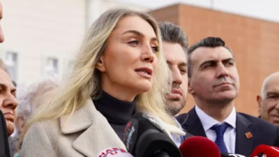 Dilek İmamoğlu, kardeşi Ali Kaya'nın gözaltına alınmasına "Ailemin üzerinden elinizi