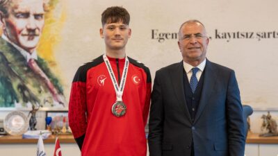 Gaziemirli taekwondocu Mustafa Bilgehan Kunter, Batı Grubu müsabakalarında Türkiye şampiyonu