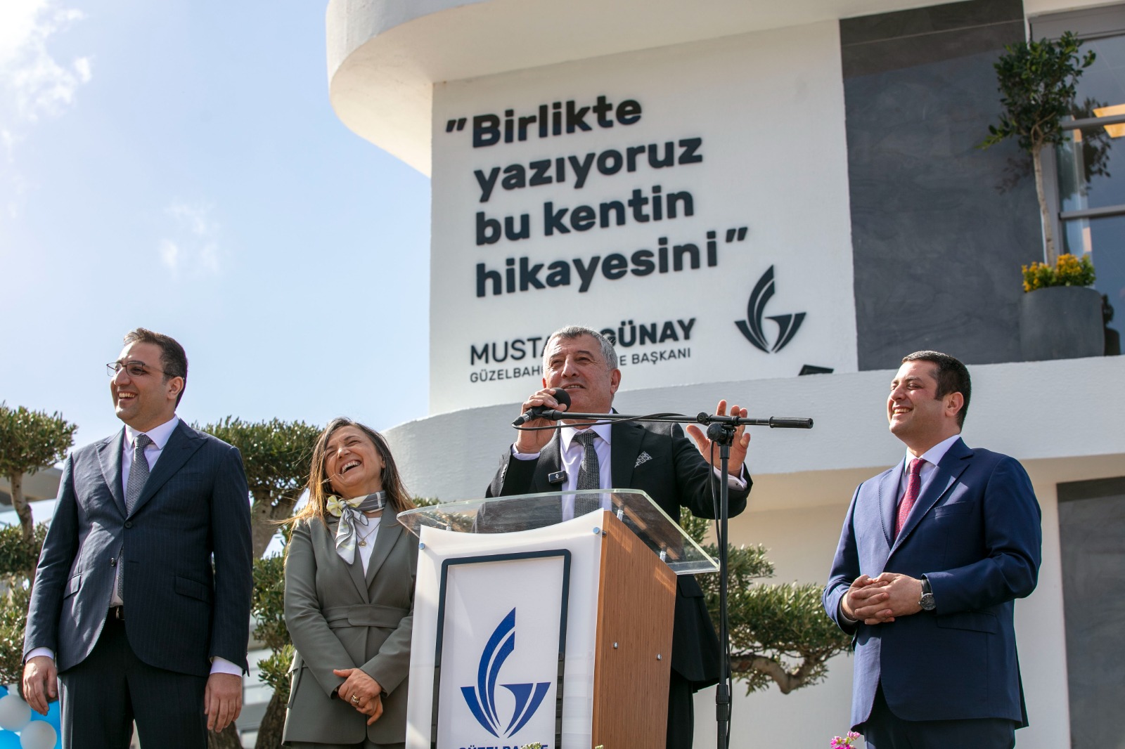 Güzelbahçe Belediyesi Siteler Mahallesi'nde Güzmar ve Güzbel Port’u açarak sosyal