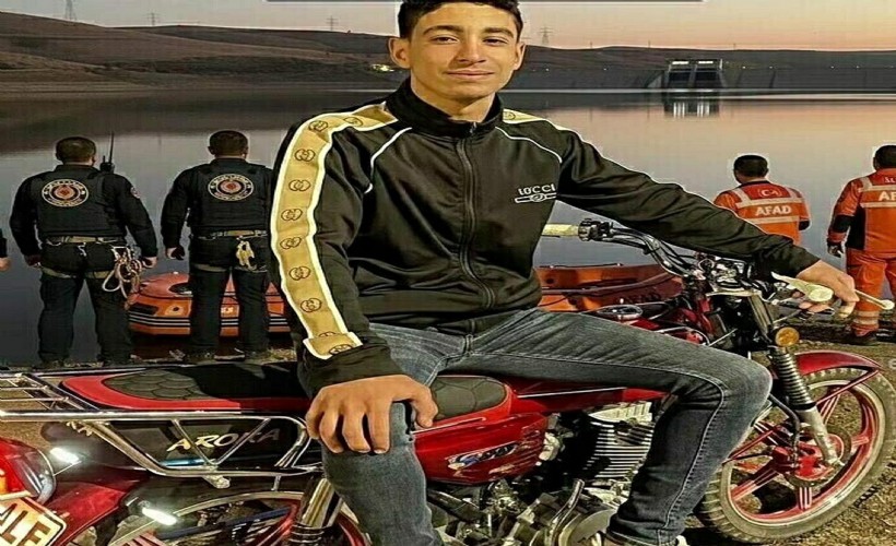 Manisa'nın Yunusemre ilçesinde dünden beri kayıp olarak aranan 18 yaşındaki