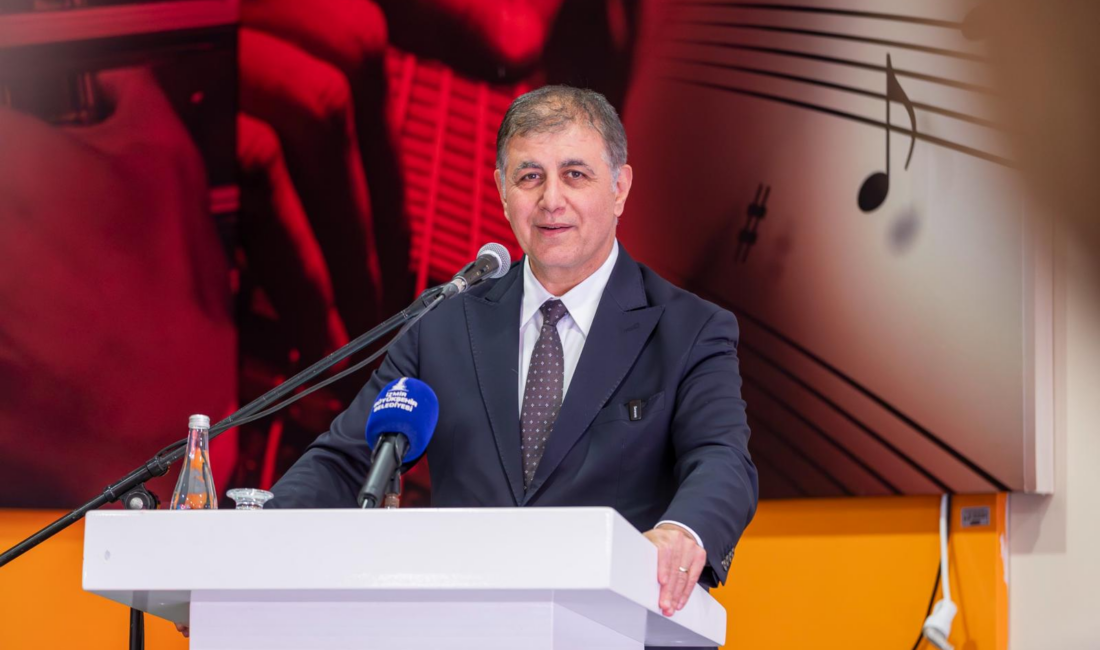 Başkan Cemil Tugay, 8 Mart öncesi İzmirli kadınlarla buluştu: "Haksızlığa