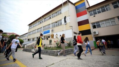 Isparta'da bir ortaokulda tuvaletlere kamera yerleştirilmesi üzerine Milli Eğitim Müdürlüğü