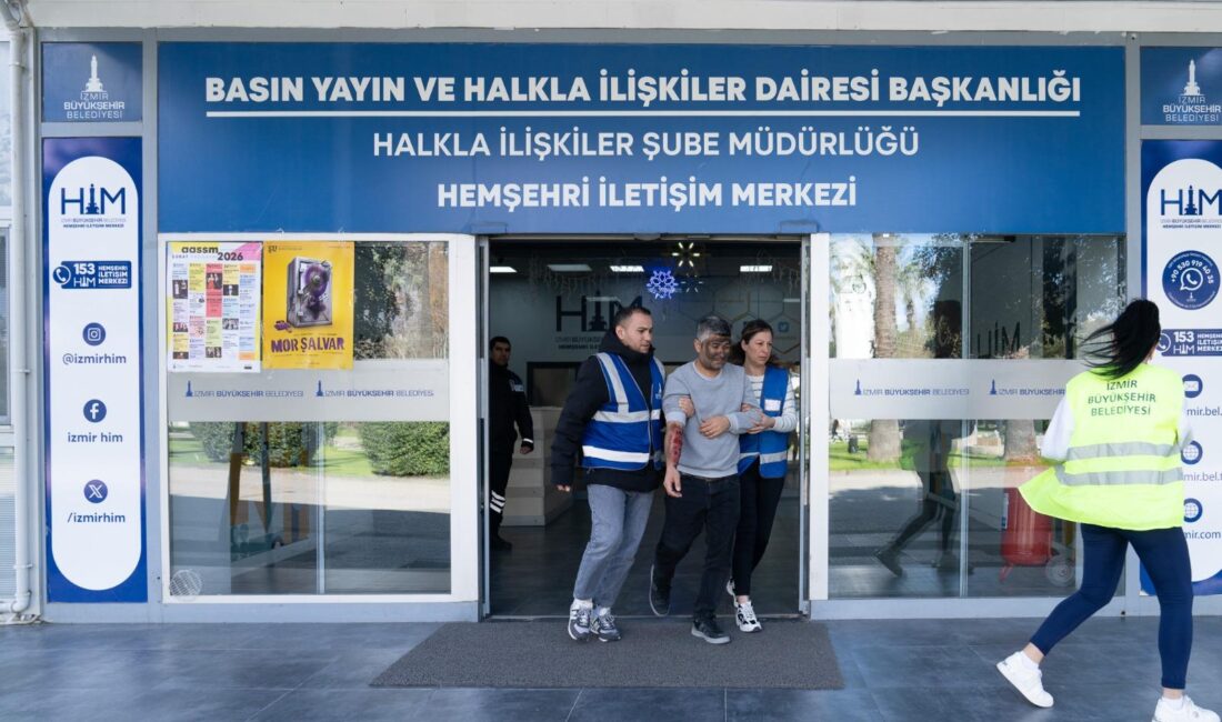 İzmir Büyükşehir Belediyesi, çalışanlarına deprem ve yangın anında doğru refleksi