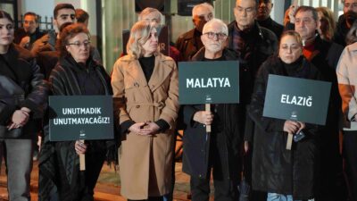 CHP İzmir, asrın felaketinin 3. yılında 04.17’de düzenlenen törenle deprem