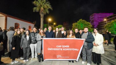 Başkan Cemil Tugay, CHP İzmir İl Gençlik Kolları'nın iftarında gençlere