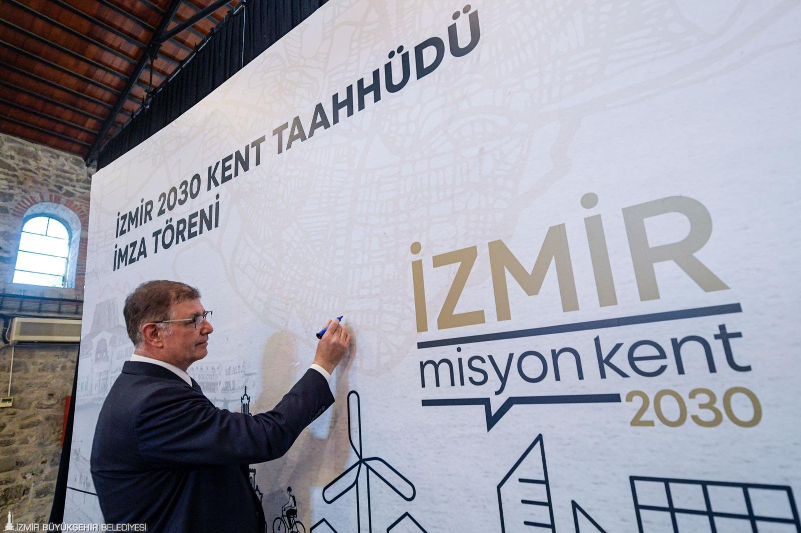 İzmir Büyükşehir Belediyesi, 2030 iklim nötr hedefi için paydaşları buluşturan
