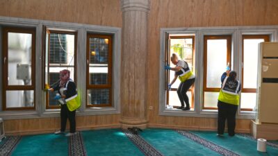 Karabağlar Belediyesi ilçe genelindeki 73 camide Ramazan öncesi kapsamlı hijyen